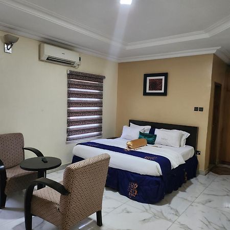 Nue-Crest Hotels & Suites Enugu Exteriör bild