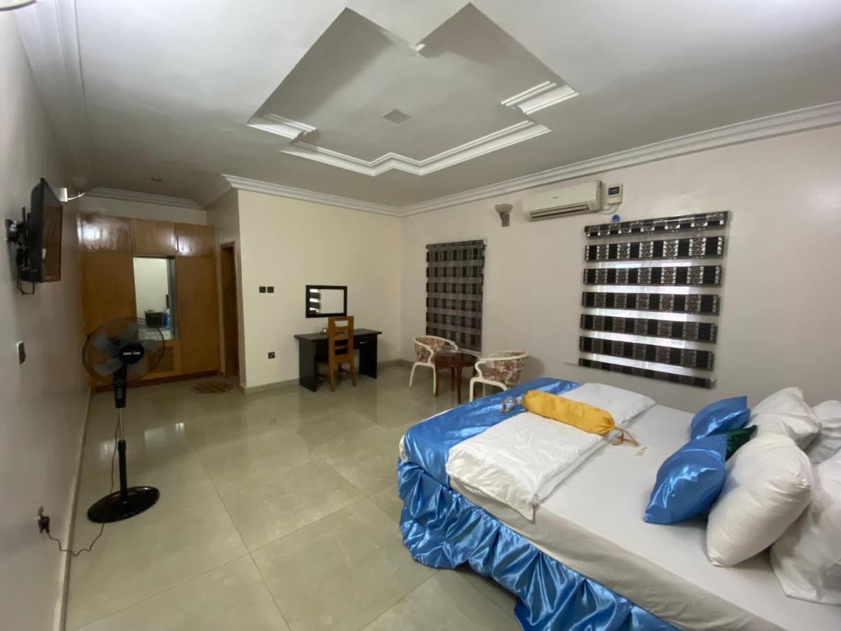 Nue-Crest Hotels & Suites Enugu Exteriör bild