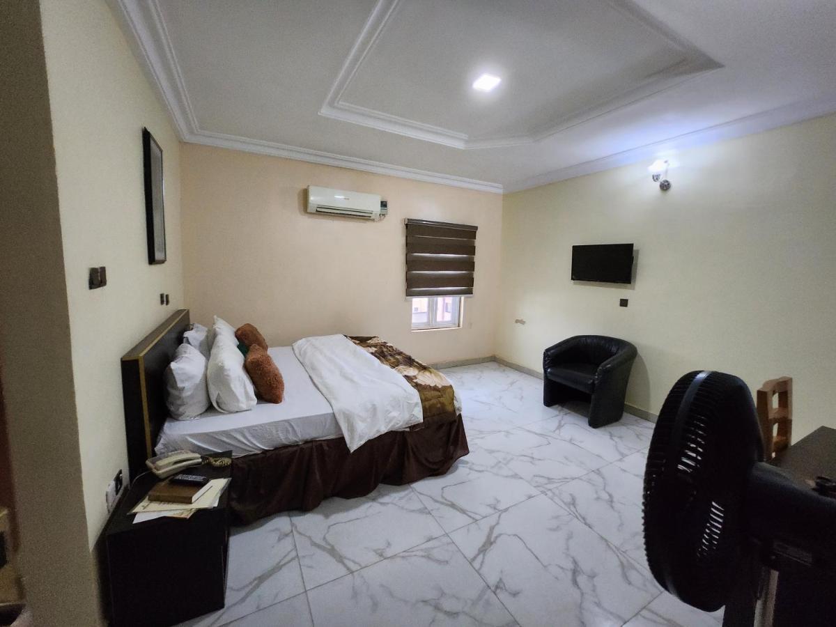 Nue-Crest Hotels & Suites Enugu Exteriör bild