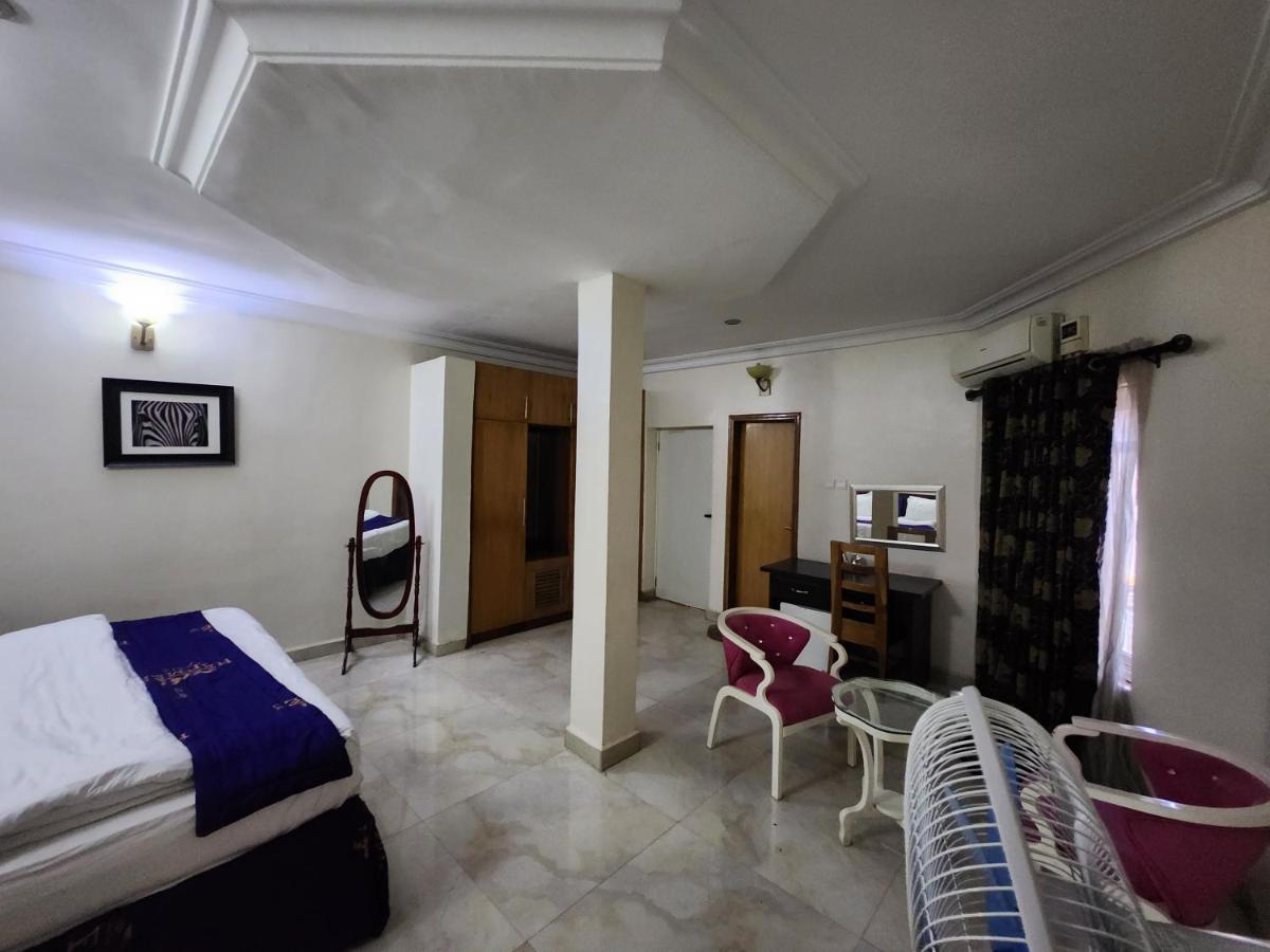 Nue-Crest Hotels & Suites Enugu Exteriör bild
