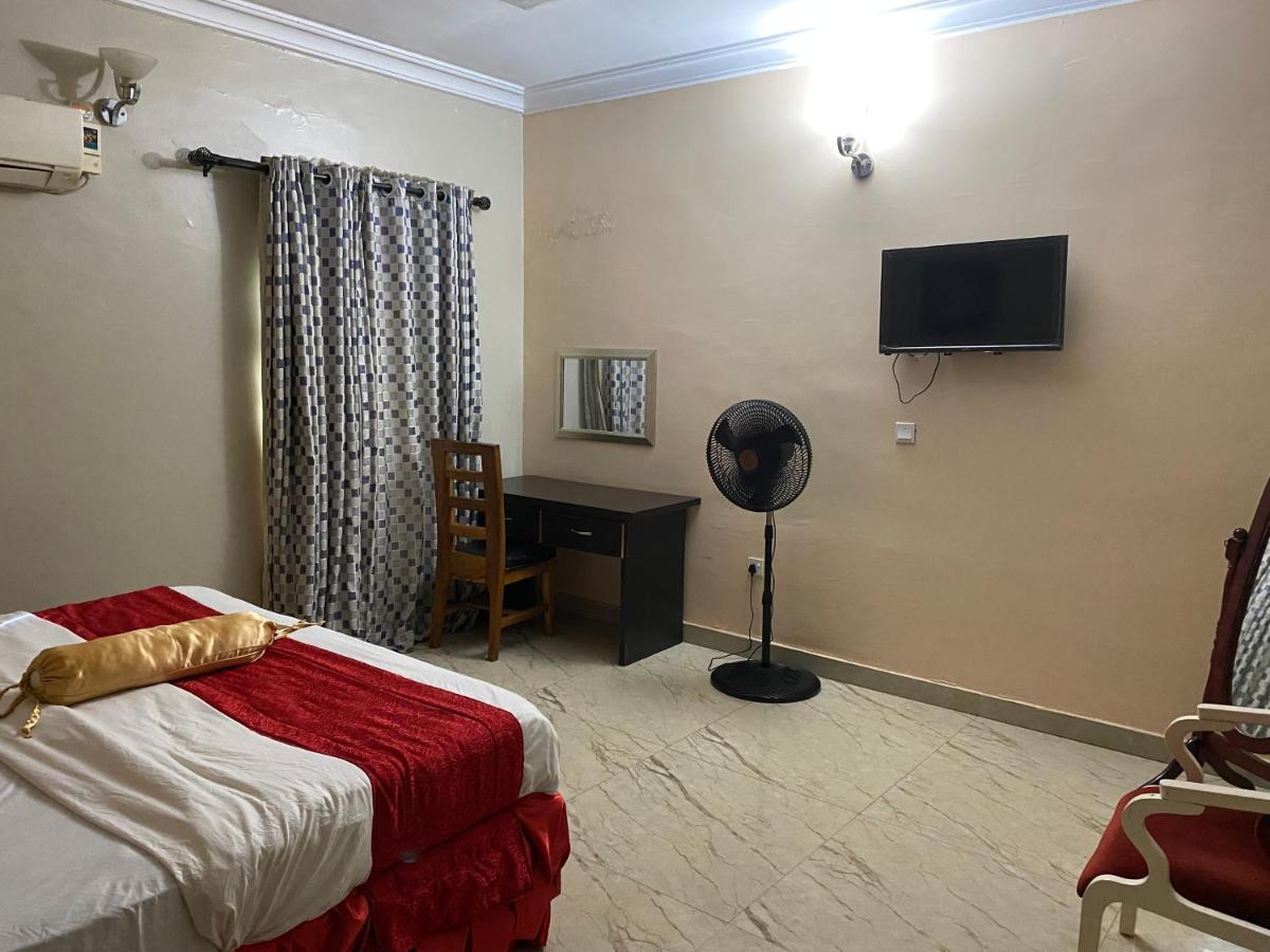 Nue-Crest Hotels & Suites Enugu Exteriör bild