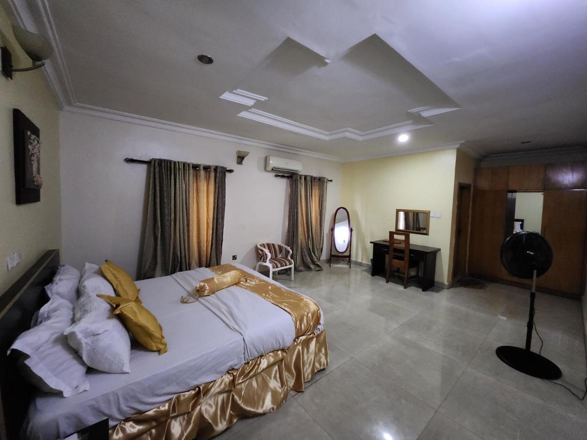 Nue-Crest Hotels & Suites Enugu Exteriör bild