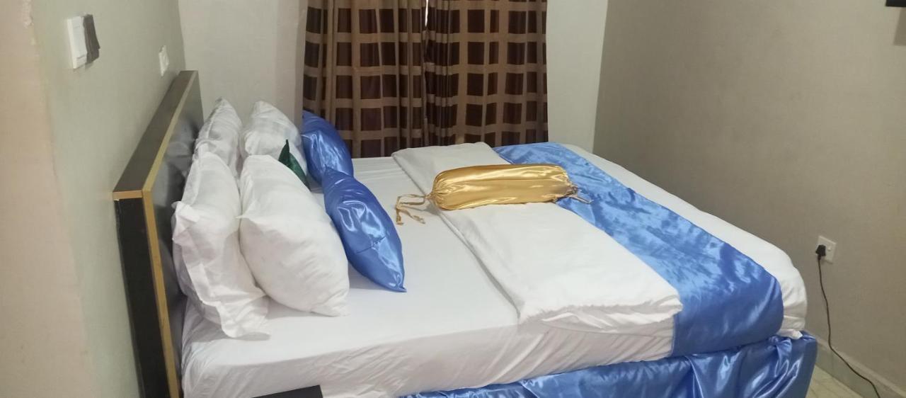 Nue-Crest Hotels & Suites Enugu Exteriör bild