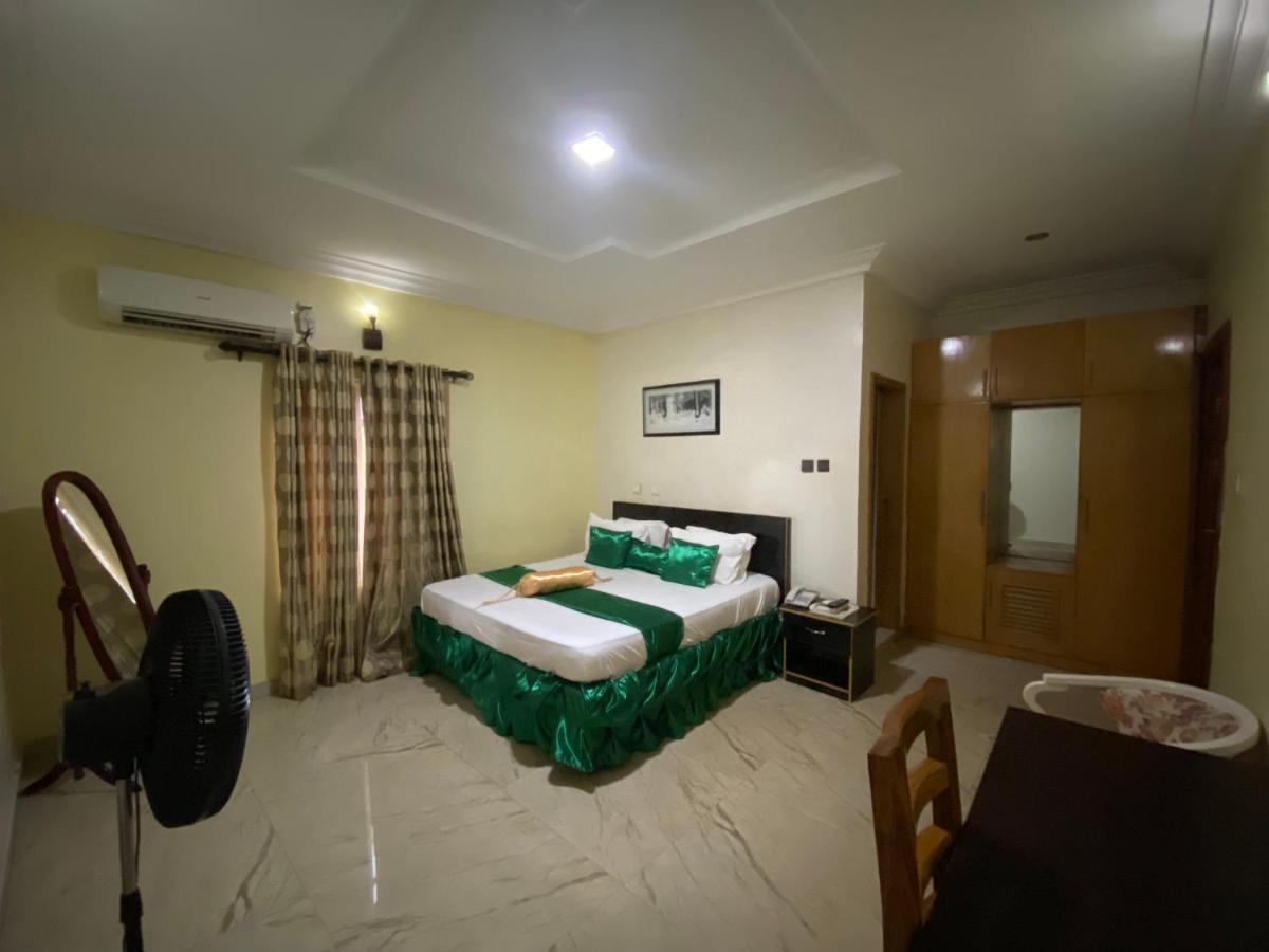Nue-Crest Hotels & Suites Enugu Exteriör bild