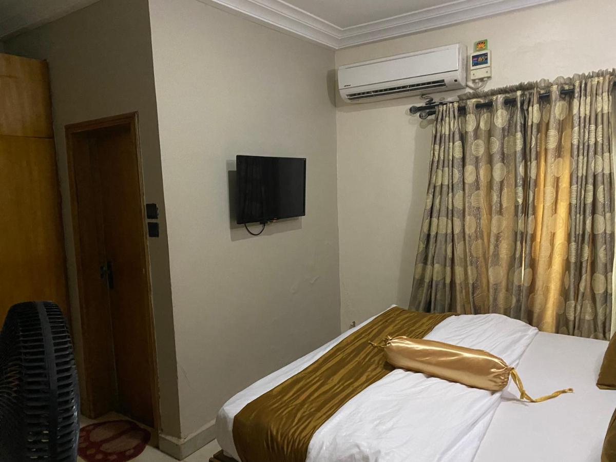 Nue-Crest Hotels & Suites Enugu Exteriör bild