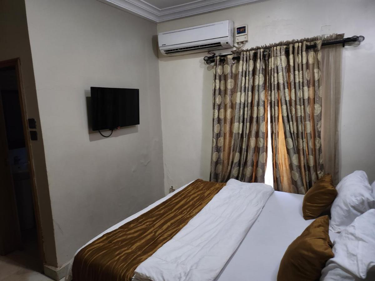 Nue-Crest Hotels & Suites Enugu Exteriör bild