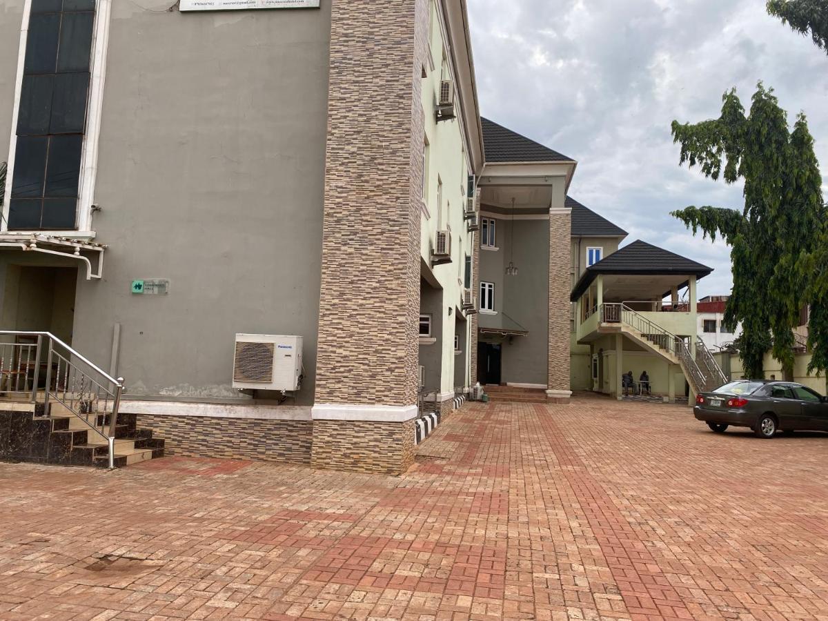 Nue-Crest Hotels & Suites Enugu Exteriör bild