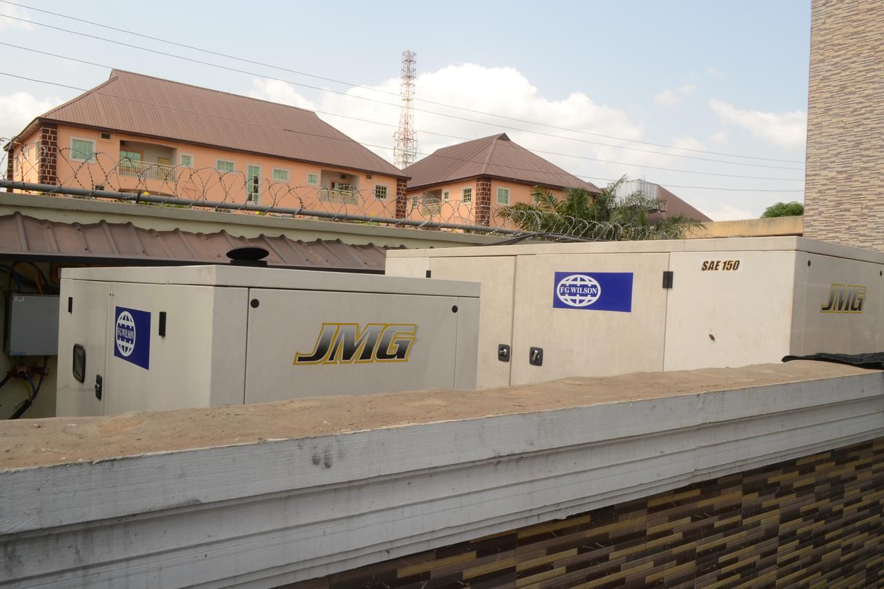 Nue-Crest Hotels & Suites Enugu Exteriör bild